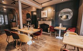 Saffron Suite And Kitchen